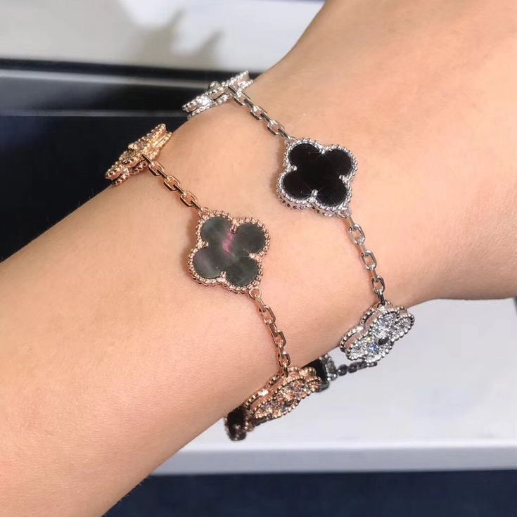 Clover Silver Black