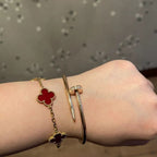 Clover Red