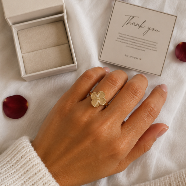 Clover Gold Ring