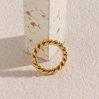 Melody Twist Ring