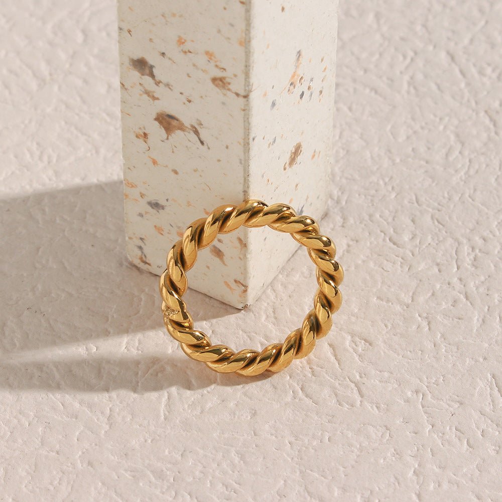 Melody Twist Ring