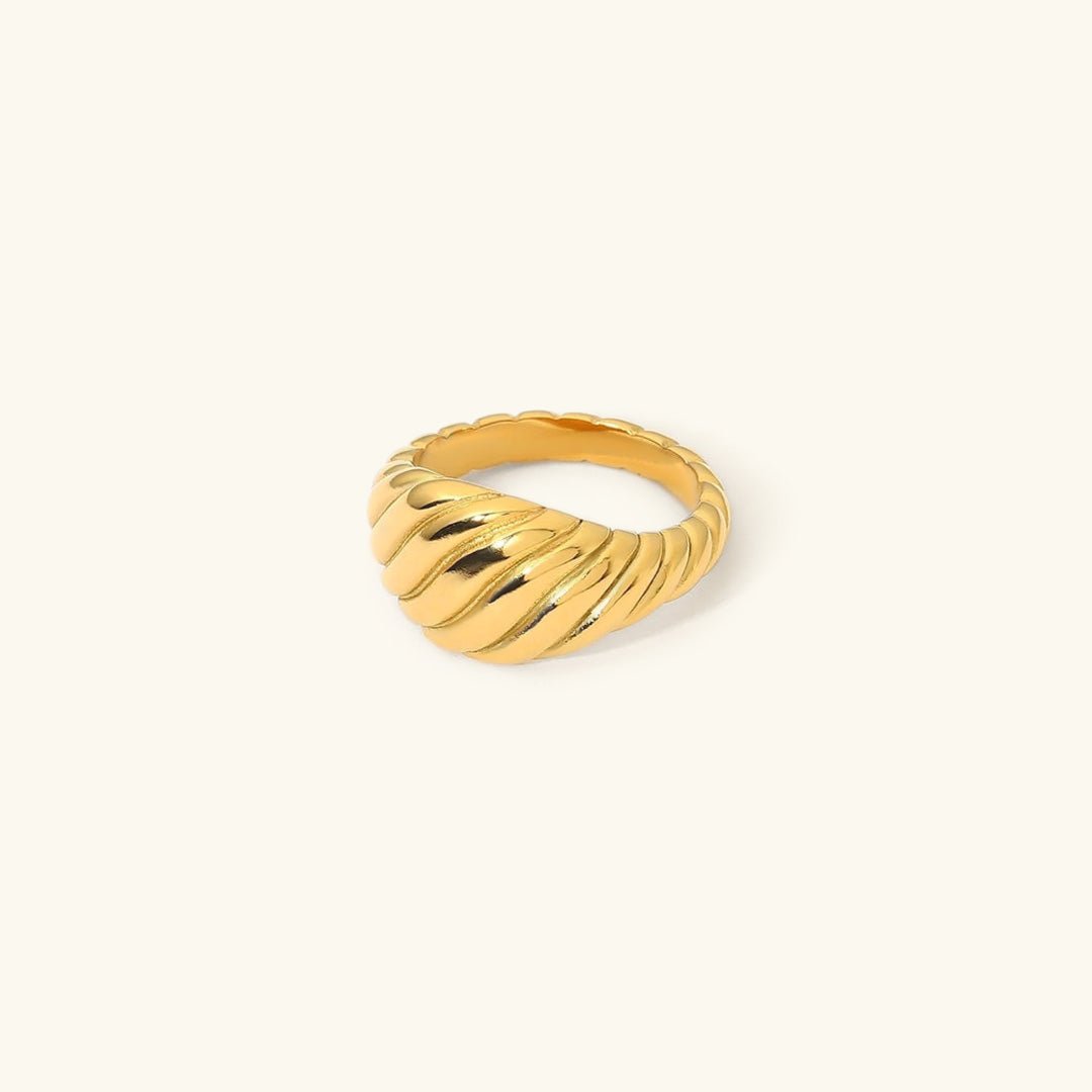 Mia Ring