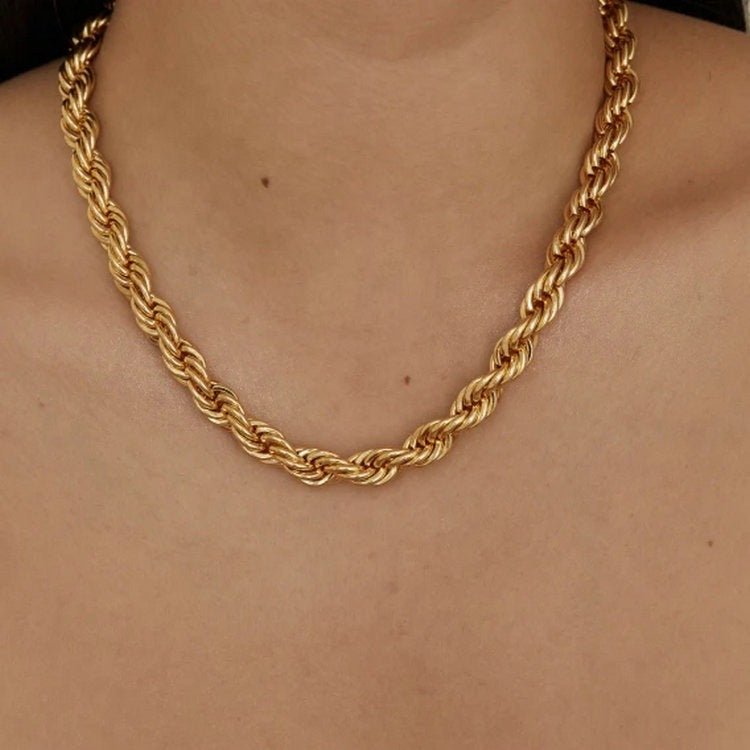 Mila Necklace
