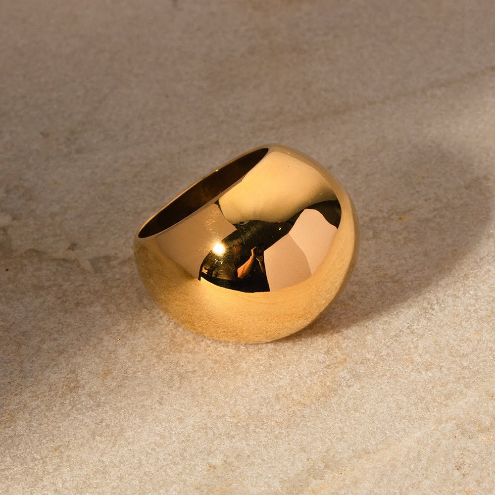 Navia Ring