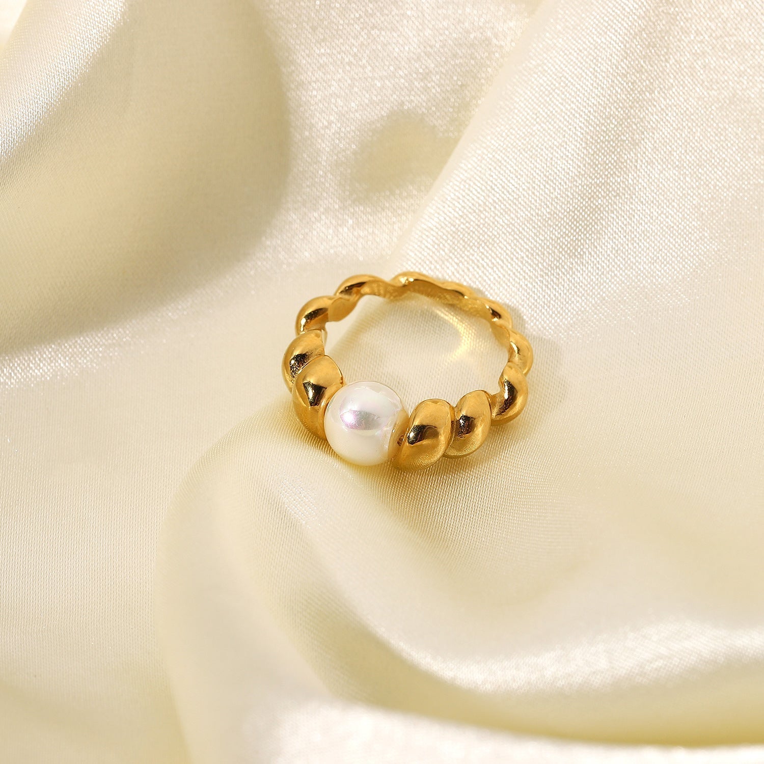 Scarlett Ring