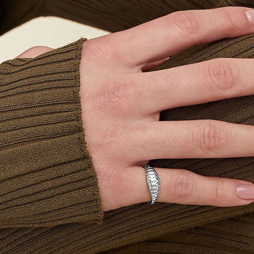 Venn Ring